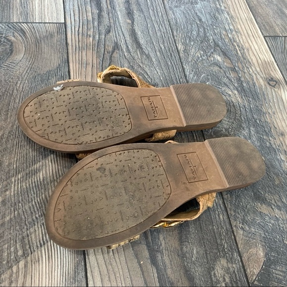 Tahari Rosabel Sandals Gold Chain Shoes Size 7 - Picture 2 of 3